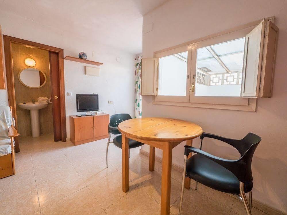 Agi Peater Center Apartman Roses Kültér fotó