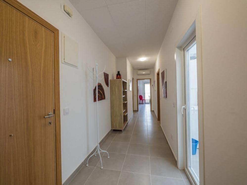 Agi Peater Center Apartman Roses Kültér fotó