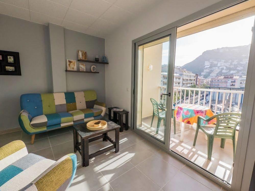 Agi Peater Center Apartman Roses Kültér fotó